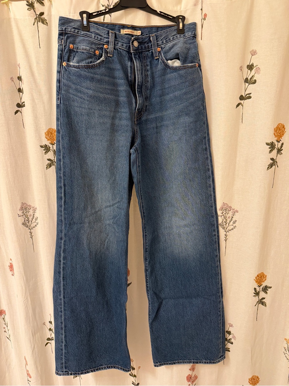 Levi’s Jeans - Picture 2 of 3
